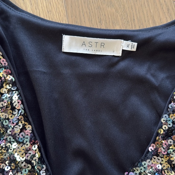 ASTR the label Sequin Nix Top in Black & Rainbow - Picture 2 of 6